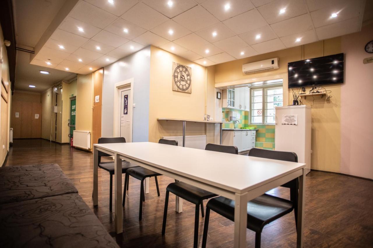 בלגרד All In Hostel מראה חיצוני תמונה